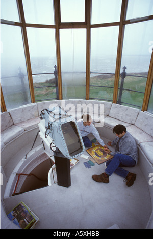 Vivere in una conversione al faro. Beachy Head, faro di Belle Tout East Sussex 1990s UK HOMER SYKES Foto Stock