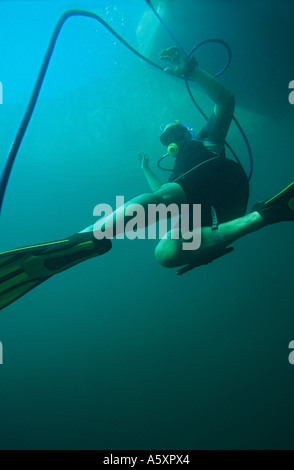 Immersioni in acqua dolce con un narghilè. Plongée sous-marine au narguilé en Eau Douce. Foto Stock
