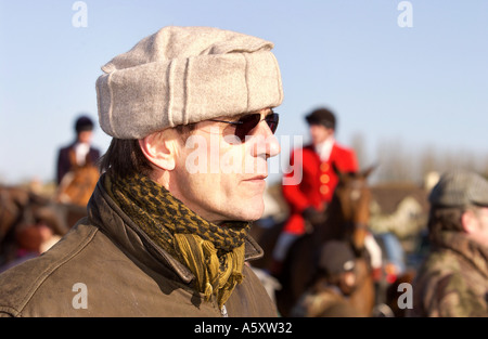 Il Bicester Hunt soddisfare 19 Feb 2005 a Stratton Audley Oxfordshire il primo sabato dopo il divieto di caccia con hounds Foto Stock