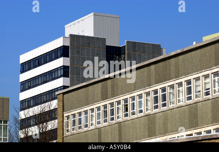 Vista generale della moderna Aberystwyth palazzo universitario Galles Ceredigion REGNO UNITO Foto Stock