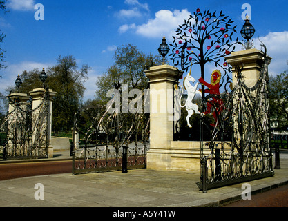 Regina Madre Gate, Hyde Park Londra Inghilterra Foto Stock