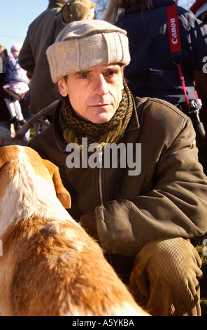 Il Bicester Hunt soddisfare 19 Feb 2005 a Stratton Audley Oxfordshire il primo sabato dopo il divieto di caccia con hounds Foto Stock