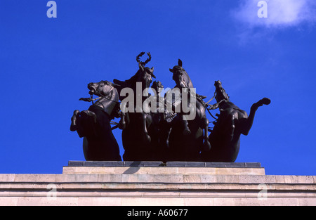 Angelo della Pace scendendo sul carro di guerra statua sulla sommità del Wellington Arch London Inghilterra England Regno Unito Foto Stock