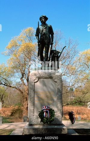 Statua di Minuteman presso il vecchio ponte nord Concord Massachusetts Foto Stock