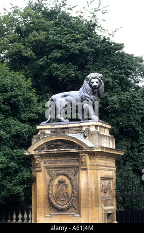 Leone simbolo statua nel governo a Palazzo Reale a Bruxelles Belgio Europa Foto Stock