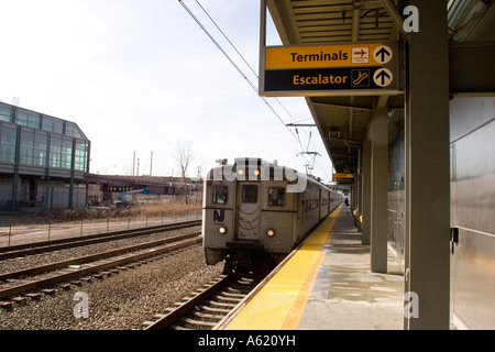 New Jersey Transit Train a Newark International Station NJ USA Foto Stock