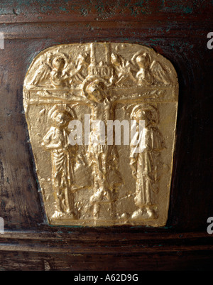 Altenkrempe, Basilika, Kreuzigungsszene un Taufstein Foto Stock