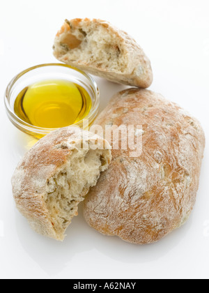 La ciabatta e olio di oliva shot con professionisti di medio formato fotocamera digitale Foto Stock