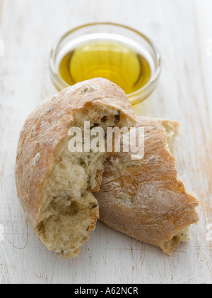 La ciabatta e olio di oliva shot con professionisti di medio formato fotocamera digitale Foto Stock