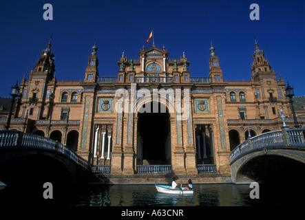 Plaza de Espana, costruito 1928, Esposizione Iberoamericana 1929, Parque de Maria Luisa, Siviglia, provincia di Siviglia, Spagna, Europa Foto Stock