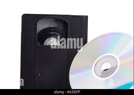 I tempi stanno cambiando; vecchia cassetta video contra nuovo DVD Foto Stock