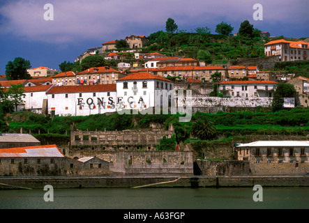 Fonseca casa porta lungo il fiume Douro Vila Nova de Gaia Porto Porto Distretto Portogallo Europa Foto Stock