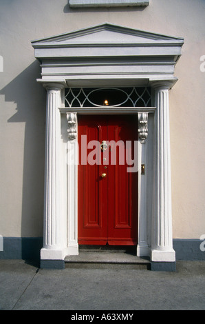 Porta colorata in stile georgiano città di Dublino in Irlanda Foto Stock