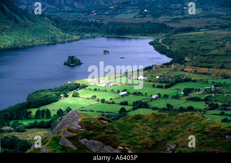 Vista da healy pass per il lago glanmore regione del Ring of Kerry vicino al villaggio di killarney nella contea di Kerry Munster Irlanda Foto Stock