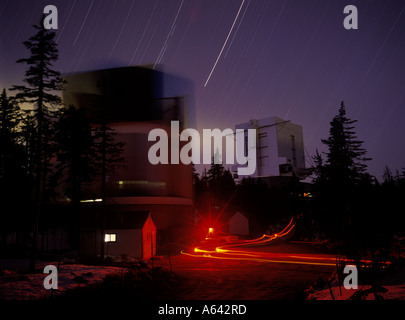 Lbt Large Binocular Telescope in background Foto Stock