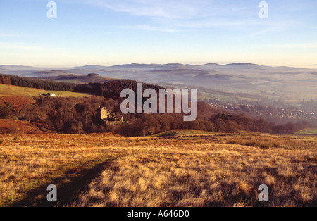 Castle Campbell e il Forth Valley a Dollar Scozia Scotland Foto Stock