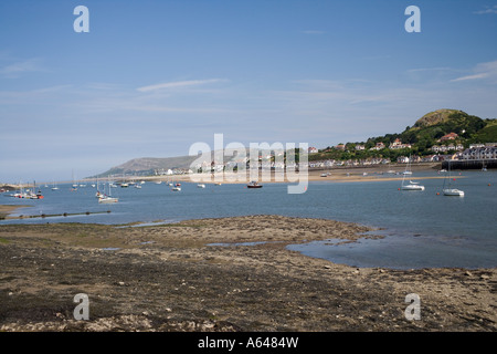 Conway estuario del fiume e il Great Orme da Conway,north Wales, Regno Unito Foto Stock