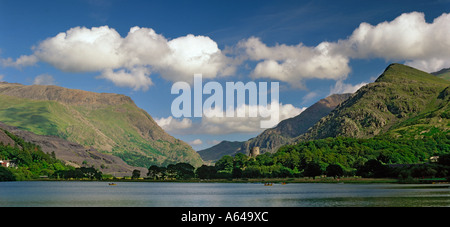 Il castello di Dolbadarn proteggendo l'ingresso a Llanberis pass Gwynedd Galles del Nord Foto Stock