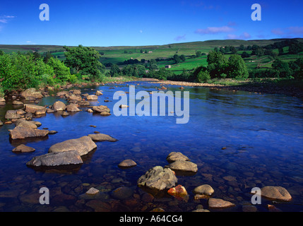 Il fiume Swale vicino Gunnerside nel Yorkshire Dales Foto Stock