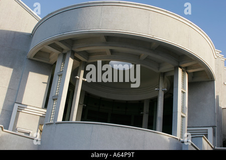 L'ingresso alla Galleria d'arte Tate su Porthmeor Beach di St Ives in Cornovaglia, Sud Ovest Inghilterra Foto Stock