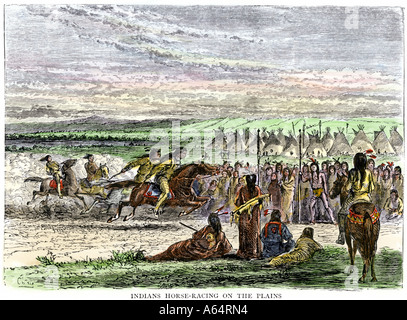 Nativi americani le corse di cavalli in prossimità di un villaggio tende Tepee sulle grandi pianure 1800s. Colorate a mano la xilografia Foto Stock