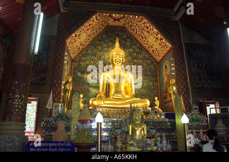 Golden Buddha Wat Phra That Doi Suthep Temple Chiang Mai Thailandia Foto Stock