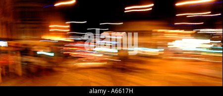 Traffico immagine di sfocatura in Camden town london Foto Stock