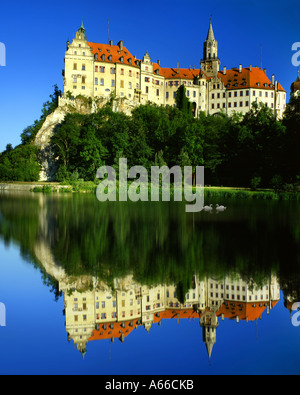 DE - Baden Wuerttemberg: Hohenzollern Castello di Sigmaringen e Danubio Foto Stock