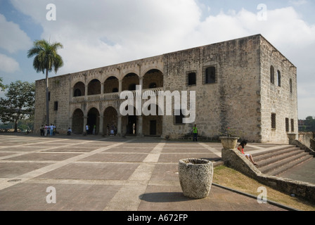 Plaza de la Hispanidad e Alcazar de Colon Columbus Museum santo domingo Repubblica dominicana Foto Stock