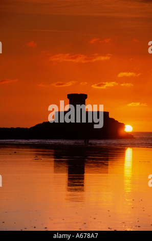 La Torre Di Rocco St Ouens Bay Jersey al tramonto Foto Stock