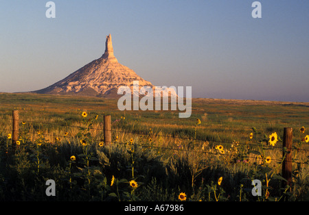Il Nebraska Chimney Rock pietra miliare lungo il percorso della Oregon Trail Foto Stock