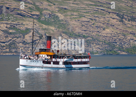 Sistema di cottura a vapore SS Earnslaw crociera sul lago Wakatipu, vicino a Queenstown, Nuova Zelanda. Foto Stock