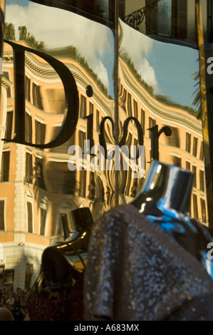 Christian Dior elegante negozio di abbigliamento in Piazza di Spagna, Roma Italia Foto Stock