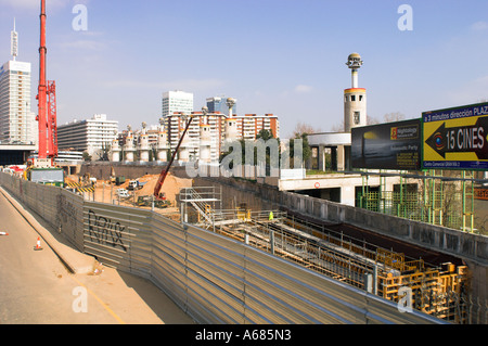 Spagna Barcellona a Sans stazione ferroviaria centrale i lavori di costruzione per il nuovo treno ad alta velocità AVE La città è piena di gru Foto Stock