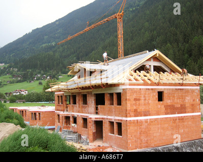 Casa unifamiliare in corso di costruzione in Mayrhofen Zillertal Tirol Austria Foto Stock