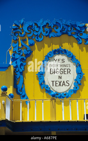 Funny firmare al Big Texan Steak Ranch sulla vecchia strada 66 a Amarillo Texas USA Foto Stock