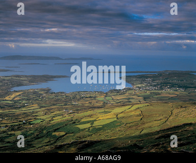 Roaring water bay schull ingresso del mare, dalla cima del monte gabriel, la bellezza della natura, Foto Stock