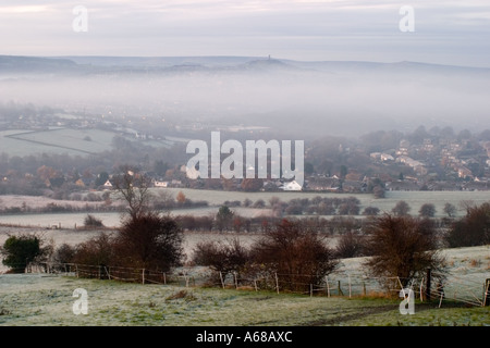 Vista attraverso valli verso la Pennine pedemontana dalla collina Cockley Huddersfield West Yorkshire Foto Stock