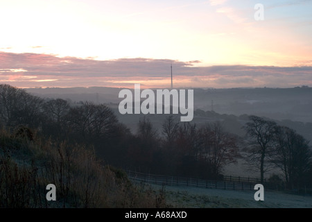 Emley Moor trasmettitore dalla collina Cockley Huddersfield West Yorkshire Foto Stock