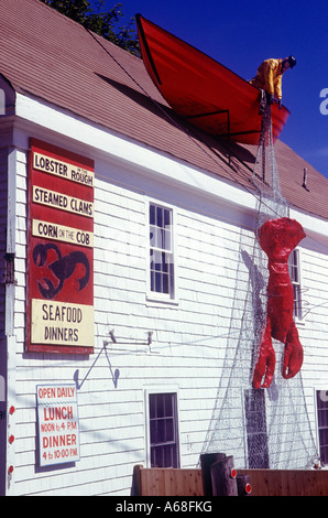 La pesca dell'aragosta display presso il ristorante di pesce Wellfleet, Cape Cod, MA, Massachusetts Foto Stock