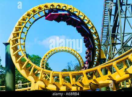 Struttura di cavatappi Rollercoaster Foto Stock