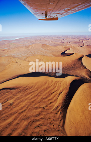 Vista aerea di dune di sabbia del deserto del Namib Namibia Foto Stock