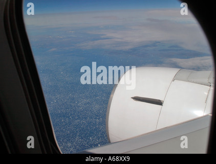 Volo aereo oltre oceano Atlantico tra la Groenlandia e Labrador passando sopra deriva i campi di ghiaccio, Canada Orientale Foto Stock