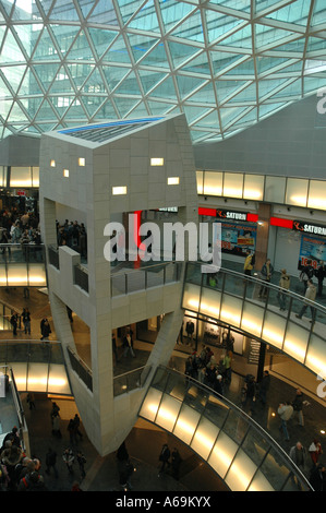 Saturno in negozio interno di Zlote Tarasy (Golden terrazze) centro commerciale di Varsavia, Polonia Foto Stock