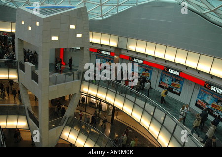 Saturno in negozio interno di Zlote Tarasy (Golden terrazze) centro commerciale di Varsavia, Polonia Foto Stock