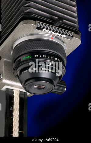 Fotocamera Olympus OM OBIETTIVO MACRO 38mm sul soffietto Foto Stock