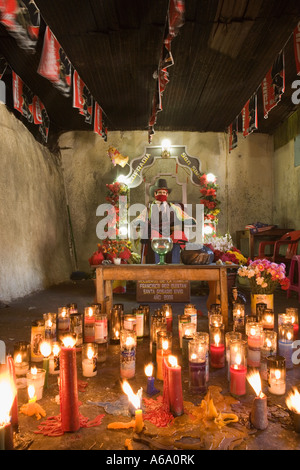 Maximon culto Zunil Guatemala Febbraio 2007 Foto Stock