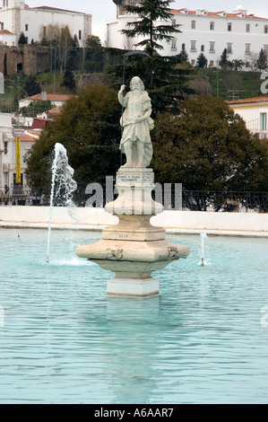 Statua del Nettuno con la falce Lago fare Gadanha Estremoz Alto Alentejo Portogallo Europa Foto Stock