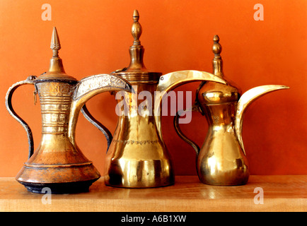 Caffè tradizionali boccali da il Golfo Arabico Foto Stock