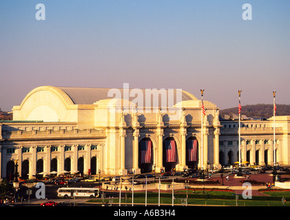 Union Station Building Washington DC al tramonto. Terminal ferroviario sul Registro Nazionale dei luoghi storici. Punto di riferimento dell'architettura Beaux Arts. STATI UNITI Foto Stock